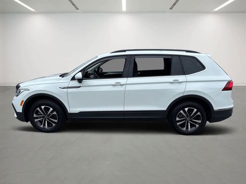 Used 2024 Volkswagen Tiguan S image 3