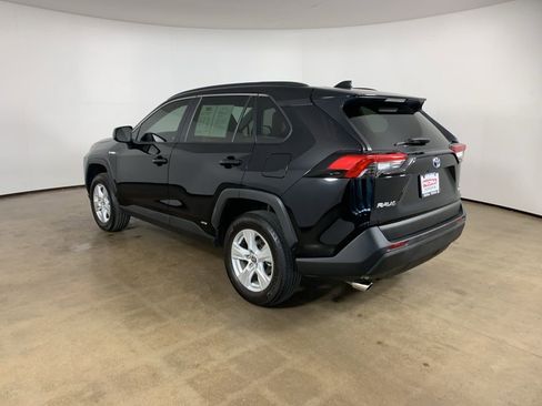 Used 2021 Toyota RAV4 LE AWD/4WD image 14