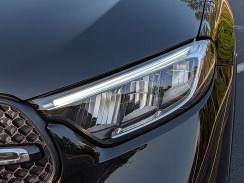 Certified 2025 Mercedes-Benz GLC 300 4MATIC image 6