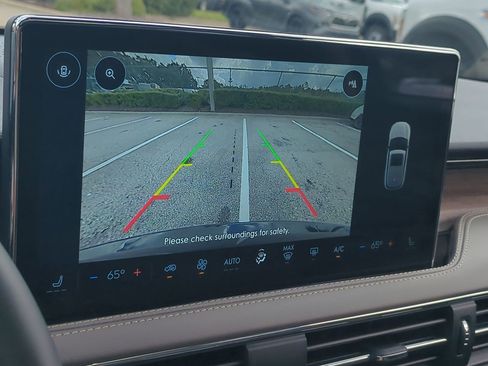 Used 2025 Lincoln Corsair Grand Touring image 22