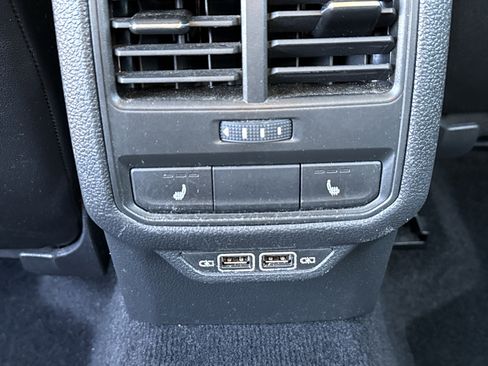 Used 2020 Volkswagen Passat 2.0T SEL image 23