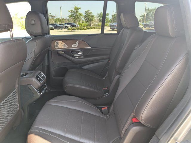 Used 2022 Mercedes-Benz GLS 450 4MATIC image 20