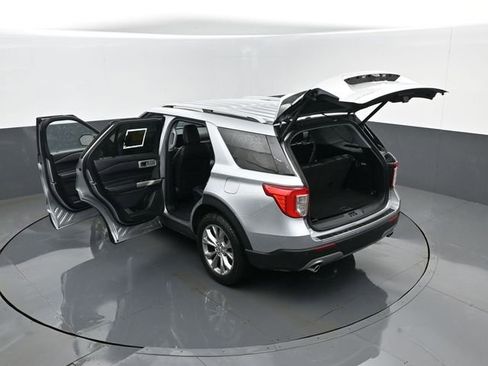 Used 2023 Ford Explorer Limited w/ Equipment Group 301A AWD/4WD image 30