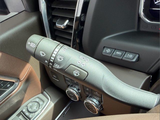 Used 2025 GMC Sierra 2500 Denali w/ Denali Reserve Package AWD/4WD image 32