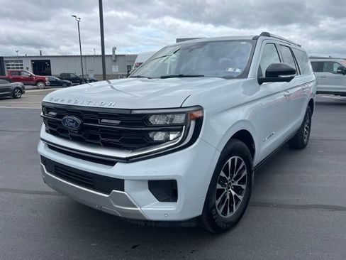 Used 2025 Ford Expedition Max Platinum AWD/4WD image 3