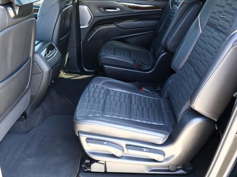 Used 2024 Cadillac Escalade ESV Premium Luxury Platinum AWD/4WD image 27