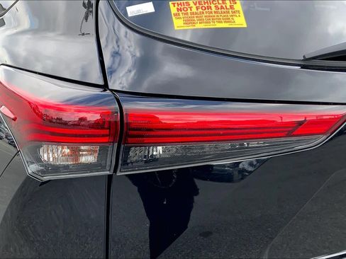 Used 2022 Toyota Highlander XSE image 28