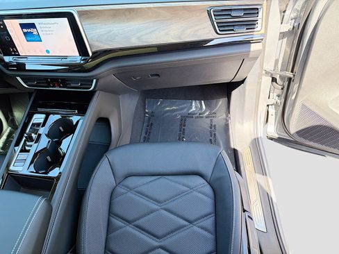 New 2026 Volkswagen Atlas SE FWD image 18