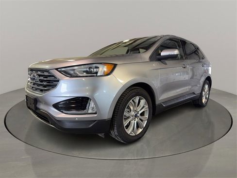 Used 2022 Ford Edge Titanium image 3