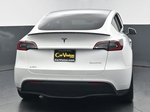 Used 2022 Tesla Model Y Performance AWD/4WD image 3