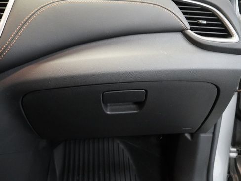 Used 2021 Chevrolet Trax LS image 33