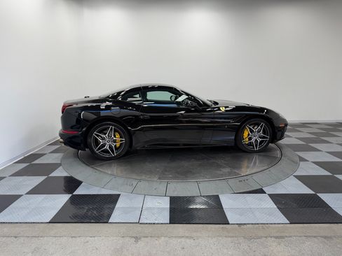Used 2016 Ferrari California T RWD image 24