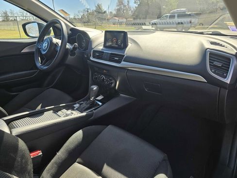 Used 2018 MAZDA MAZDA3 Sport image 30