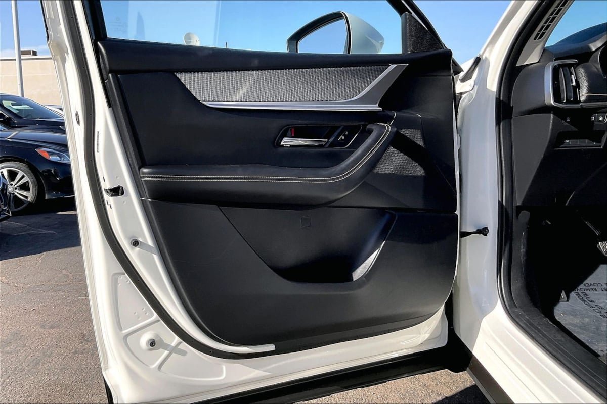 Used 2024 MAZDA CX-90 Plug-In Hybrid w/ Preferred AWD/4WD image 20