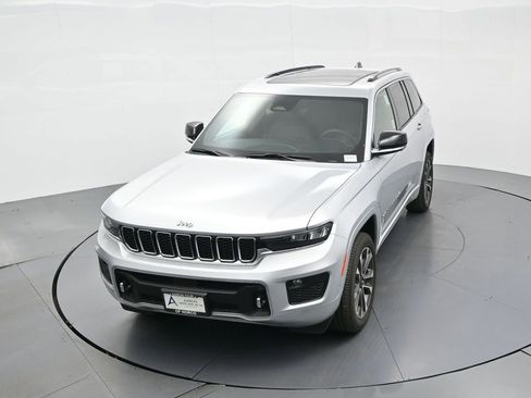 Used 2023 Jeep Grand Cherokee Overland image 48