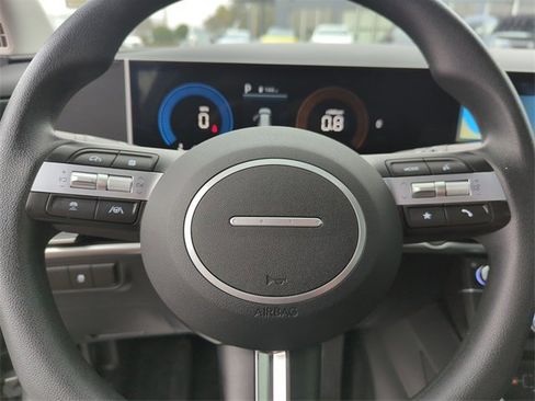 Used 2025 Hyundai Tucson SE image 37