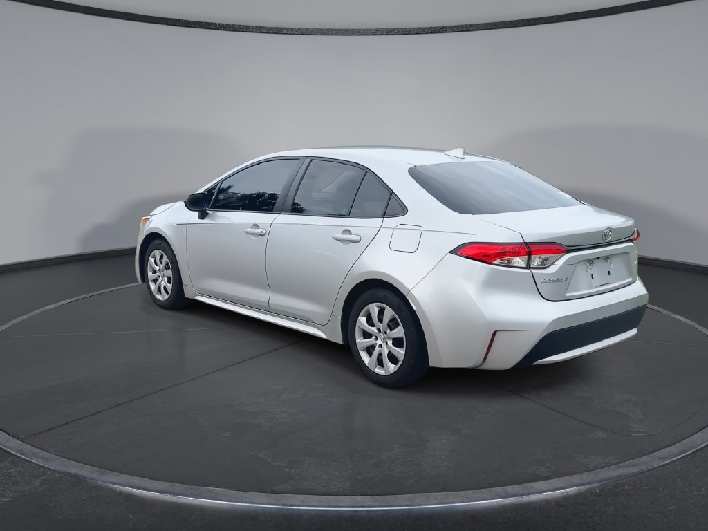 Used 2022 Toyota Corolla LE FWD image 6