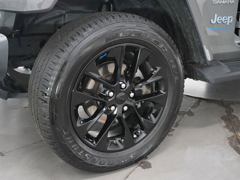 Used 2023 Jeep Wrangler Unlimited Sahara w/ Cold Weather Group image 26