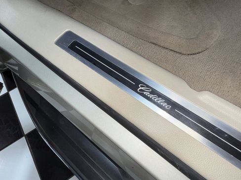 Used 2015 Cadillac Escalade Luxury image 50