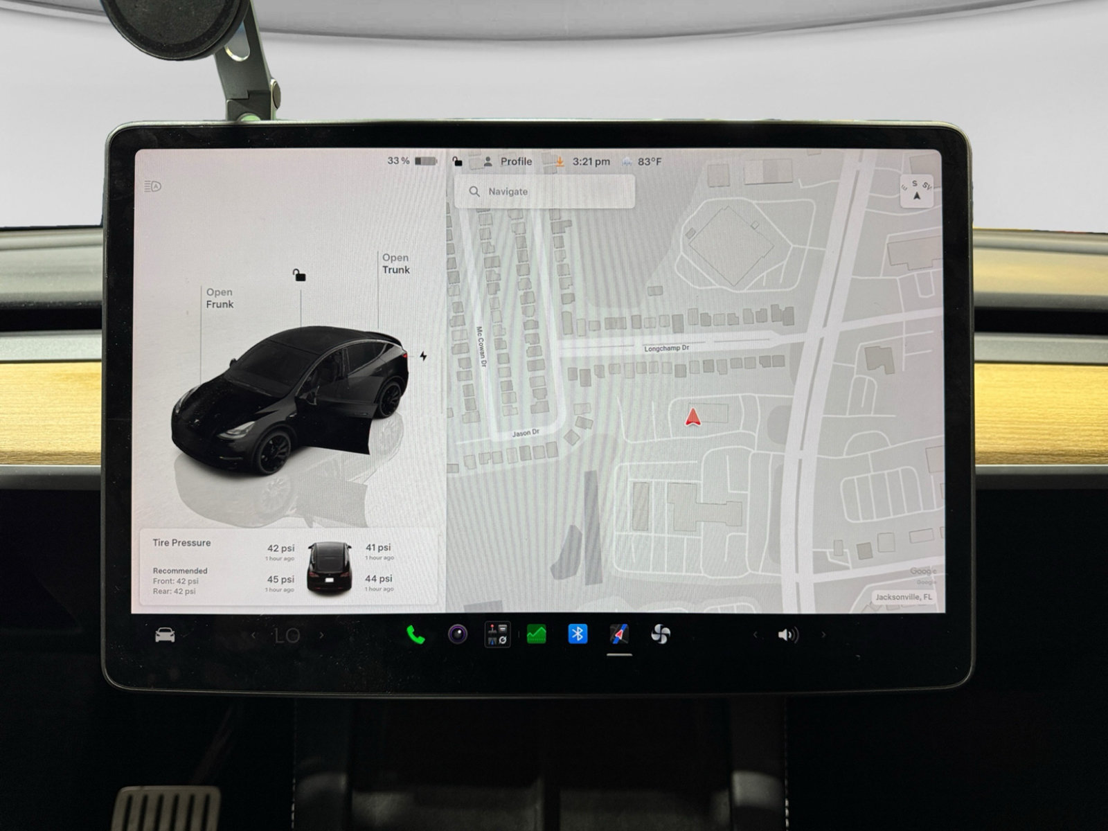 Used 2024 Tesla Model Y Performance AWD/4WD image 9