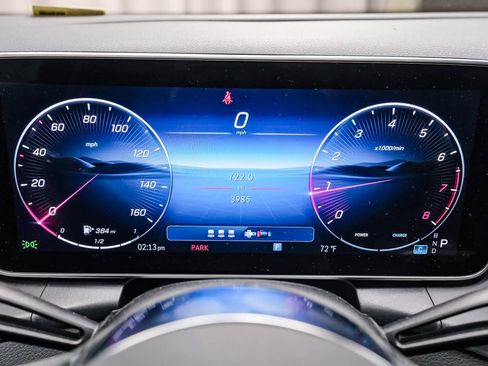 Certified 2025 Mercedes-Benz GLC 300 image 23