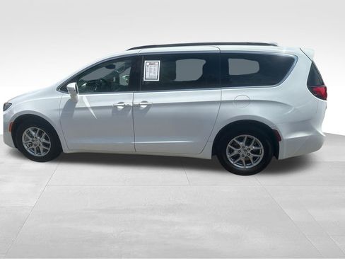 Used 2022 Chrysler Pacifica Touring-L FWD image 8