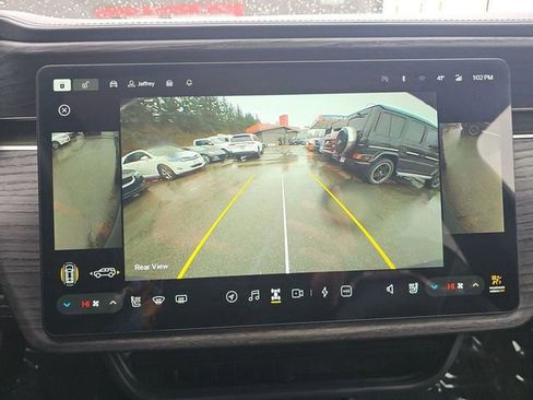 Used 2024 Rivian R1S Adventure image 29