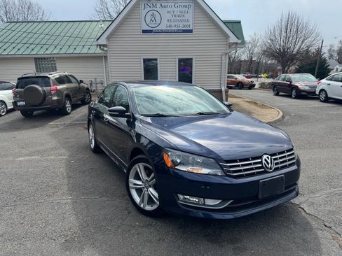 Used 2014 Volkswagen Passat 1.8T SEL Premium image 1