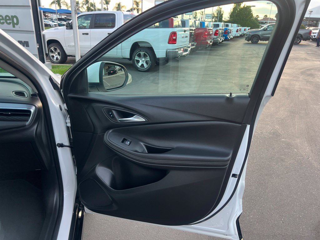 Used 2024 Buick Encore GX Sport Touring FWD image 25