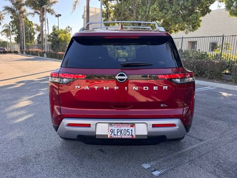 Certified 2024 Nissan Pathfinder SL w/ SL Premium Package FWD image 7