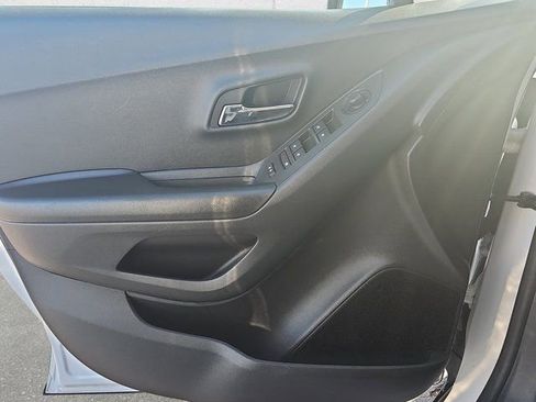 Used 2022 Chevrolet Trax LS w/ Tint and Cruise Package image 26