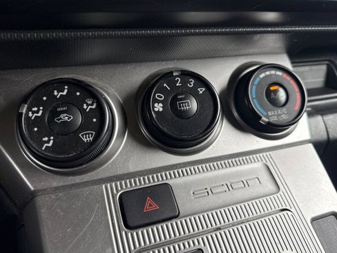 Used 2012 Scion xB FWD image 27