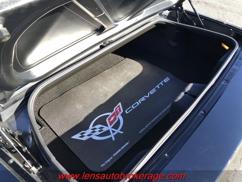 Used 2004 Chevrolet Corvette Convertible w/ Preferred Equipment Group image 19