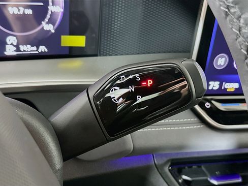 New 2026 Volkswagen Tiguan SE R-Line image 16