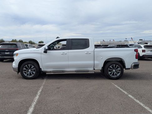 Certified 2022 Chevrolet Silverado 1500 LT image 2