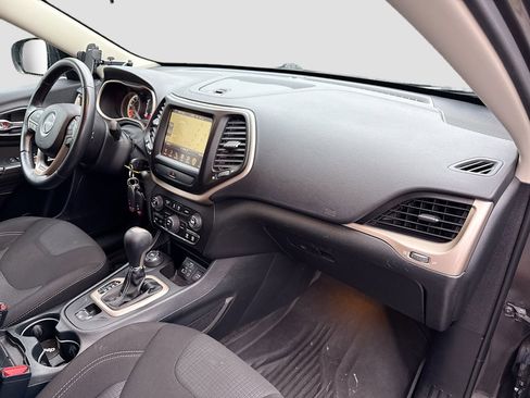 Used 2016 Jeep Cherokee Latitude image 27