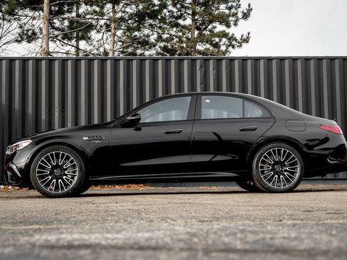 New 2026 Mercedes-Benz E 53 AMG e 4MATIC Sedan image 3