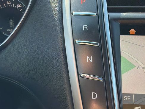 Used 2017 Lincoln MKX Reserve w/ Driver Assistance Package AWD/4WD image 25