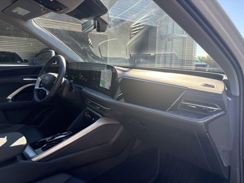 Certified 2025 Audi Q5 Premium w/ Convenience Package image 15