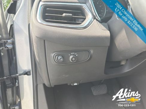 Used 2024 Chevrolet Equinox LT w/ Driver Convenience Package AWD/4WD image 14
