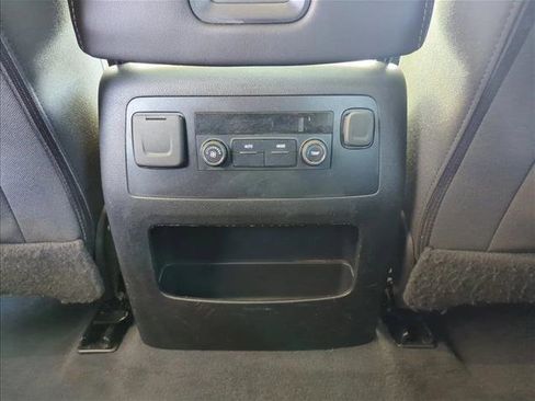 Used 2019 GMC Yukon SLE w/ SLE Value Package image 23