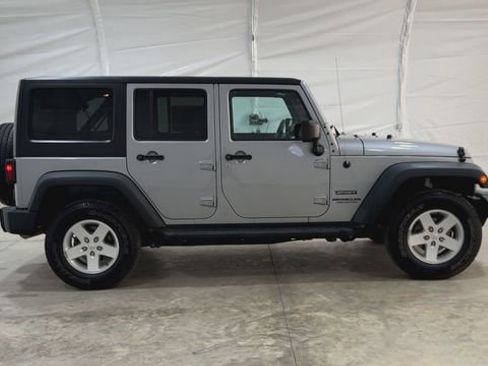 Used 2017 Jeep Wrangler Unlimited Sport w/ Quick Order Package 24S image 9
