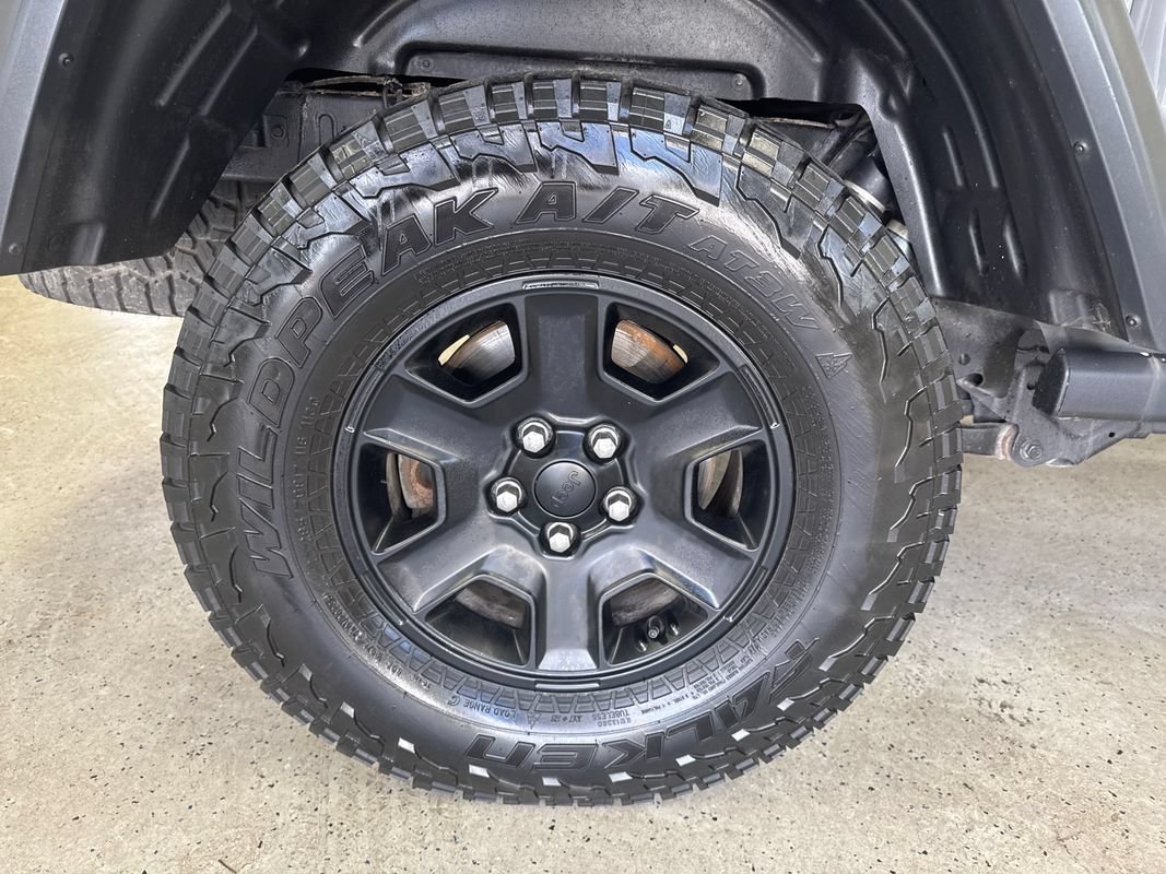Used 2021 Jeep Gladiator Mojave w/ LED Lighting Group AWD/4WD image 36