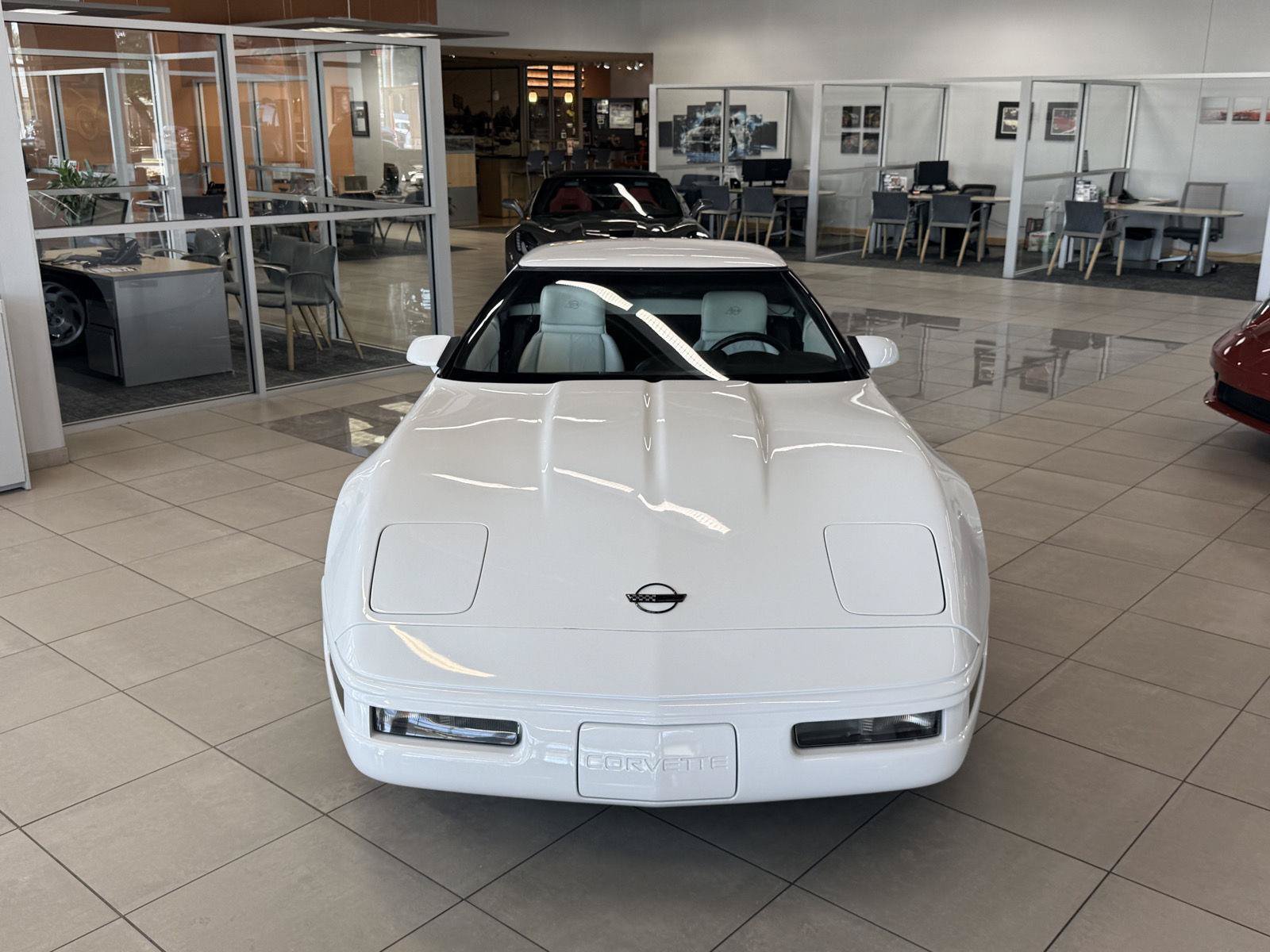 Used 1993 Chevrolet Corvette Convertible RWD image 4