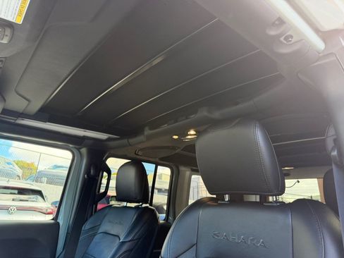Used 2023 Jeep Wrangler Unlimited Sahara AWD/4WD image 18