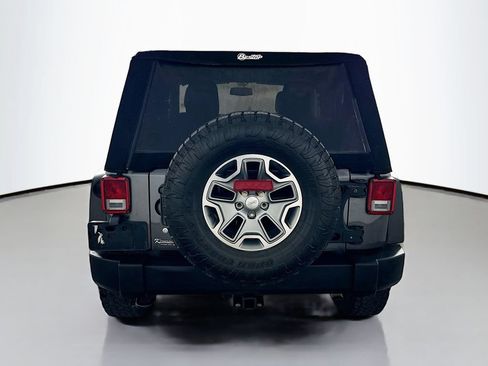 Used 2016 Jeep Wrangler Rubicon w/ Power Convenience Group AWD/4WD image 6