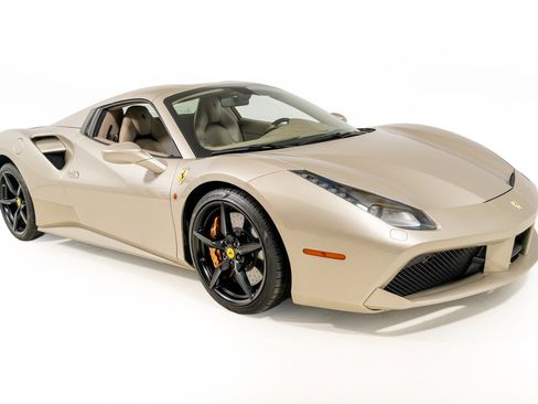 Used 2018 Ferrari 488 Spider image 11