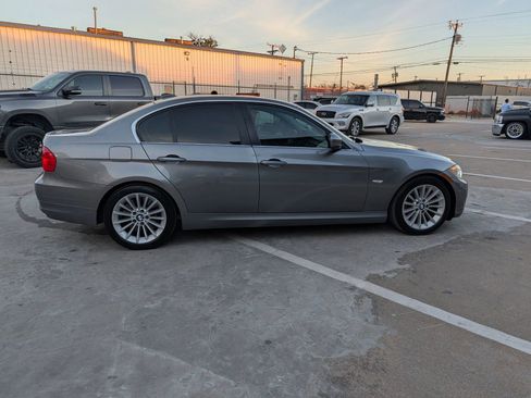 Used 2011 BMW 335i Sedan image 8