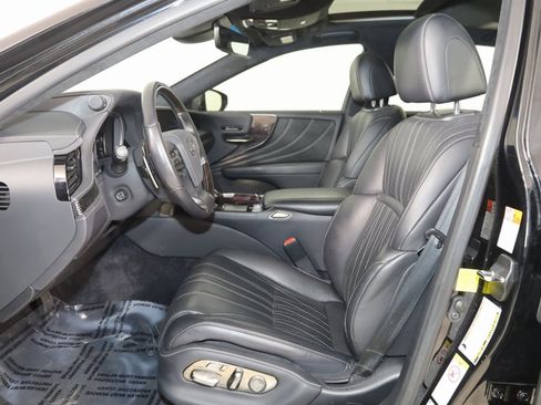 Used 2019 Lexus LS 500 AWD w/ Interior Upgrade Package image 12