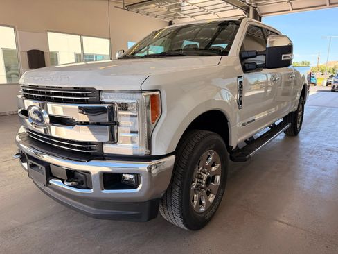 Used 2019 Ford F250 Lariat w/ Lariat Ultimate Package AWD/4WD image 4